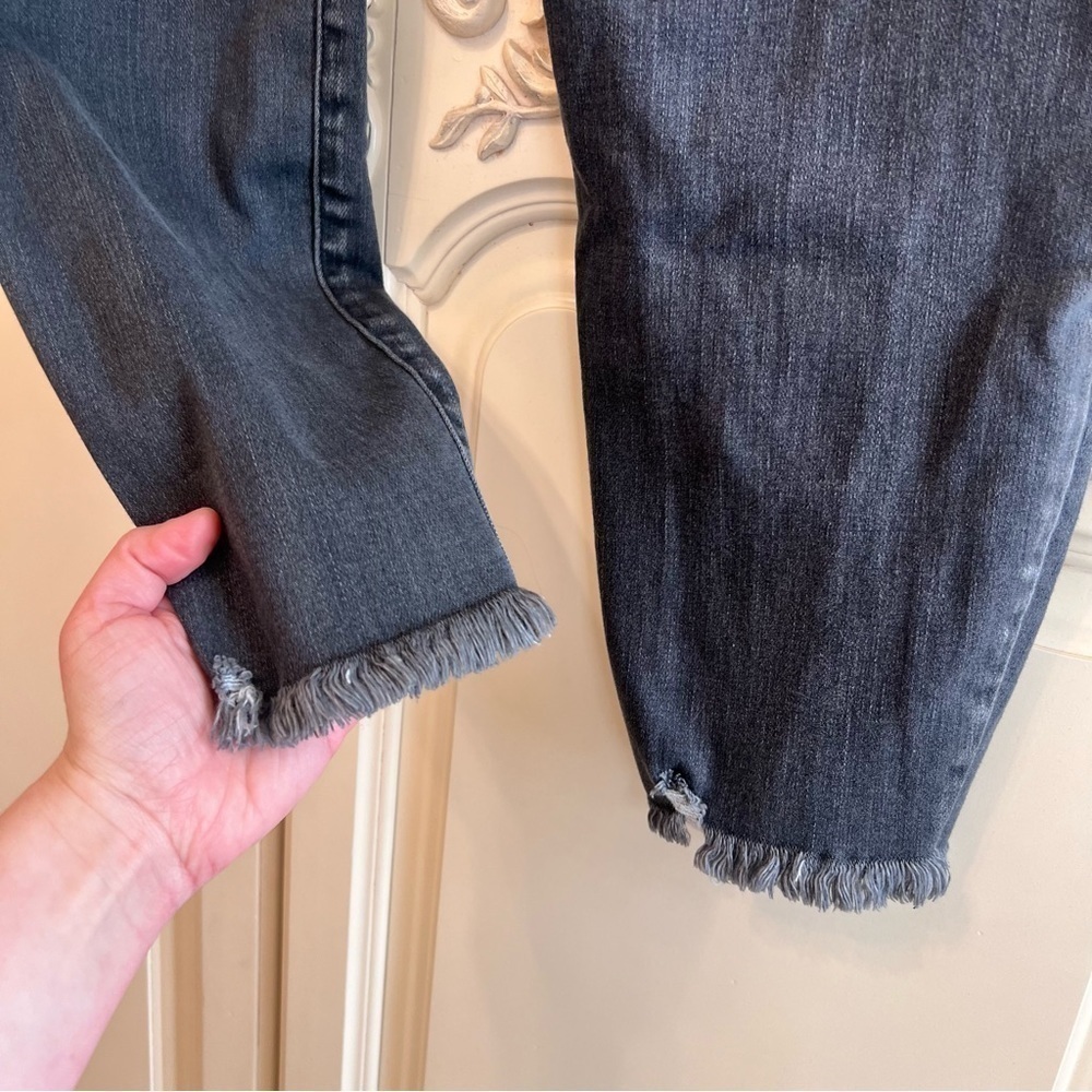 KanCan Ankle Jeans in Black, Frayed Hem, Straight to Tapered Leg, Size 31 - Picture 7 of 9